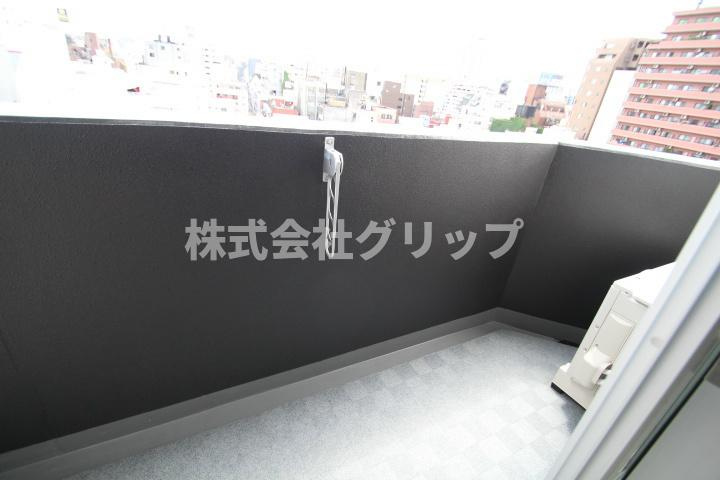 PREMIUMCUBE関内のバルコニー
