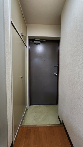 マリオン高円寺の玄関
