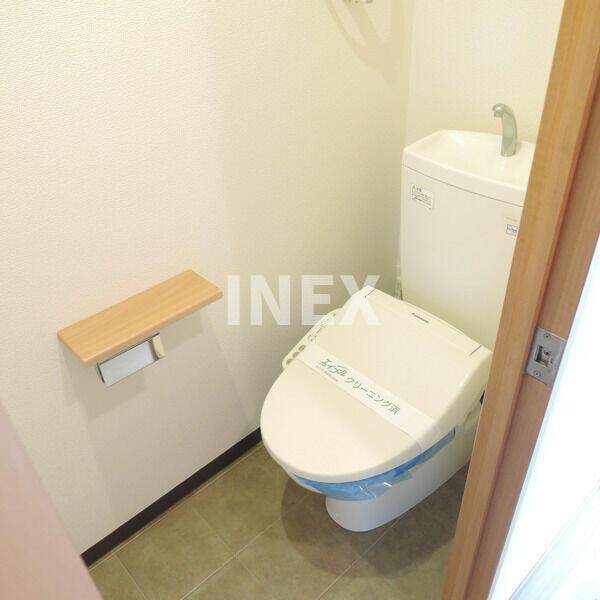 横浜市西区浅間町１丁目の賃貸マンションのトイレ