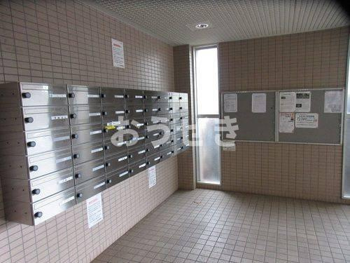 コンフォール上倉田1号棟のロビー