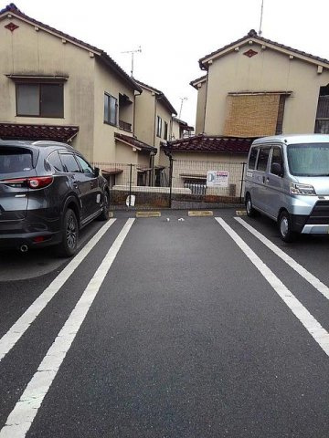 カ－ザ　セレ－ナ相田Ｂの駐車場