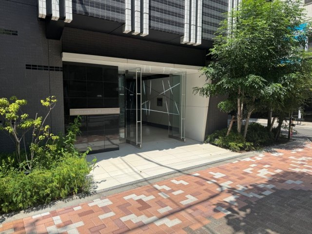 メイクスデザイン入谷アジールコートのエントランス