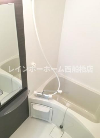 リブリ・ルフェリドーチェ船橋の浴室