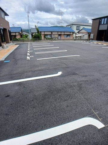 グレース・カーサ　２番館　Ａの駐車場