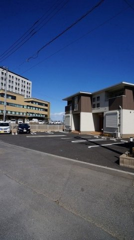 クレアの駐車場
