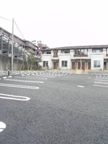 スリンキーの駐車場