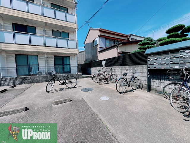 コンフォート天王森の駐車場