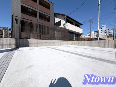 【駐車場】 | セレスティア城西 | 駐車場に車を止められます