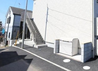 フラットフィールド市川のエントランス