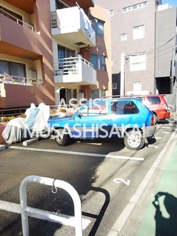 コリーヌ ド ヴァレー武蔵野の駐車場