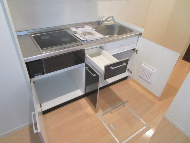 ラフィネ山王のキッチン|★キッチン下収納★