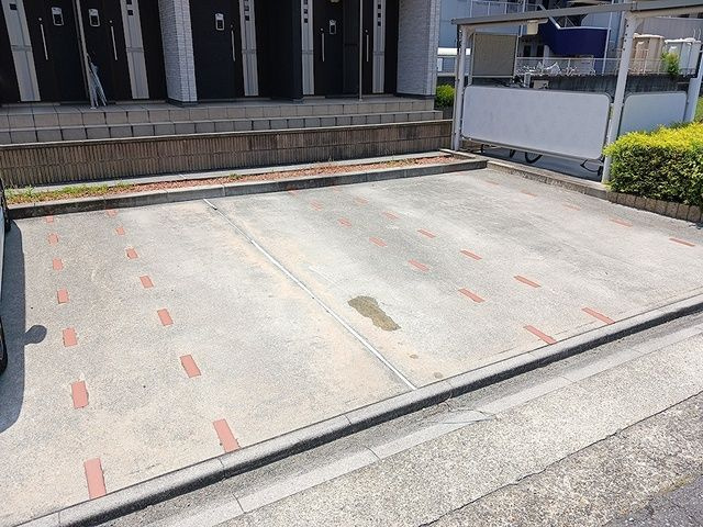 フレスクーラ　Ａの駐車場