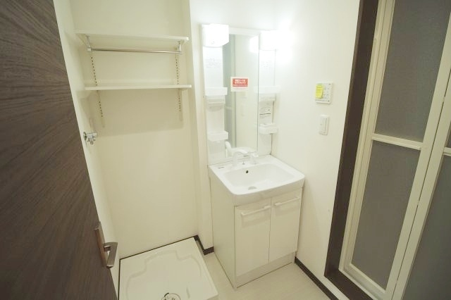 千葉市中央区今井１丁目のアパートの洗面所