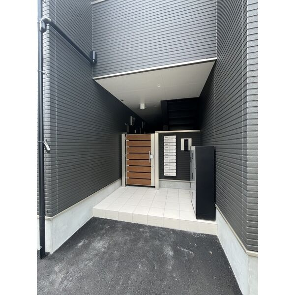 F+style東大阪本庄2号館のエントランス