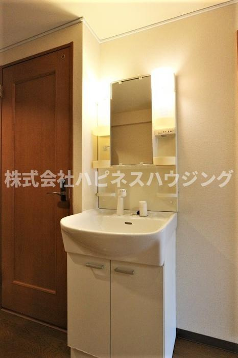 オーク・ヒルズ302の独立洗面台