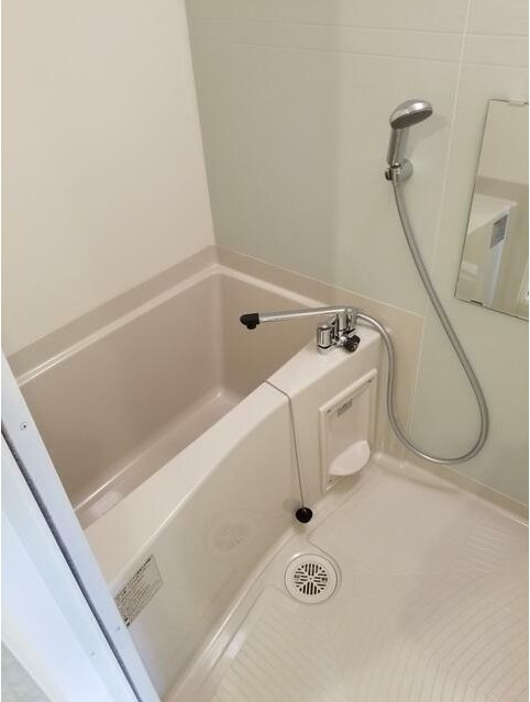 ルヴァンス二俣川の浴室