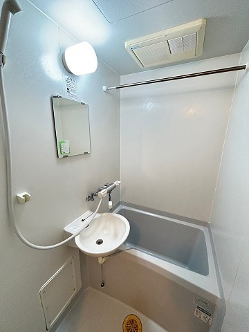 尼崎市次屋１丁目のアパートの浴室|お風呂で日々の疲れを落としましょう