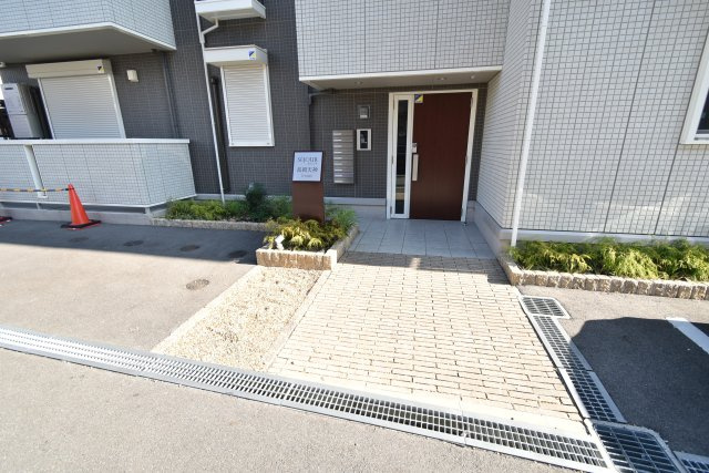 セジュール長岡天神のエントランス