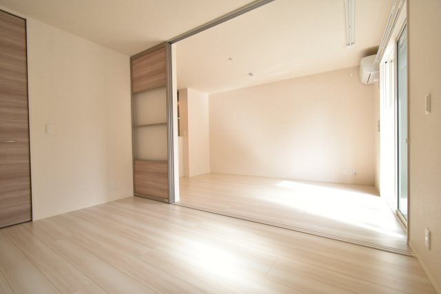 セジュール長岡天神の居間・リビング|別号室の参考写真です