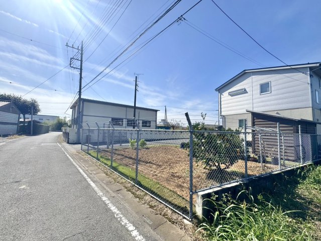 【中古戸建】行田市大字持田の外観|■外観｜住宅街の中でも圧迫感が少なく、のびのびとした暮らしが叶う立地となっています♪