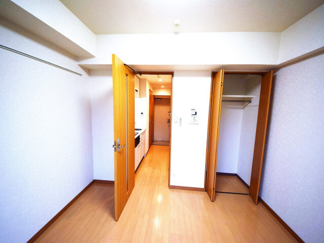 【寝室】グリフィン新横浜・七番館