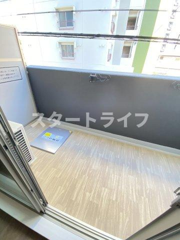 大阪市淀川区西中島７丁目の賃貸マンションのバルコニー
