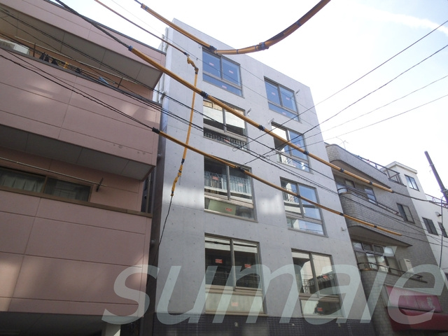 コローナ赤羽のエントランス|商店街近くで便利な立地です！
