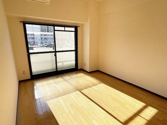 【洋室】 | クレアトゥール21 | 明るい洋室です