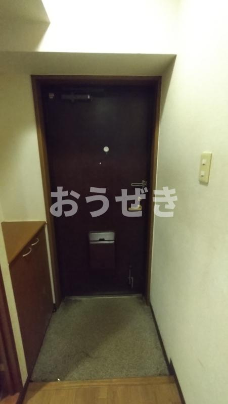 リバーサイドパレスの玄関