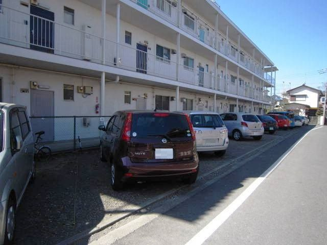 小林コーポの駐車場