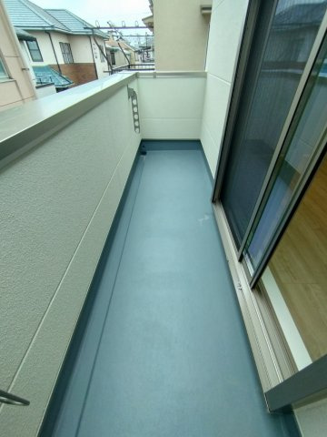 ファミリエ北摂B棟のバルコニー