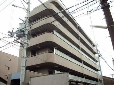 ハウスセゾン鞍馬口の外観