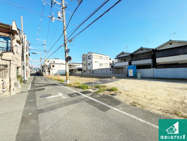 東大阪市大蓮南　新築一戸建ての前面道路含む現地写真|周辺は落ち着いた街並みの住宅地！子育てがしやすい住環境です！まだ未完成ですが、現地でしかわからない事もございます。是非一度ご覧ください。
