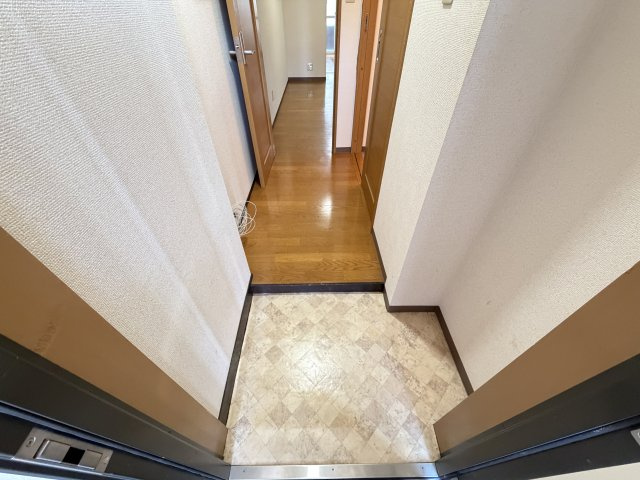 ニックハイム大森海岸の玄関