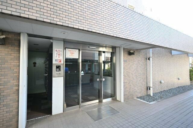 墨田区立花３丁目の賃貸マンションのエントランス