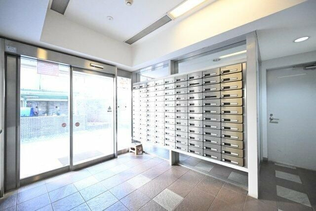 墨田区立花３丁目の賃貸マンションのロビー