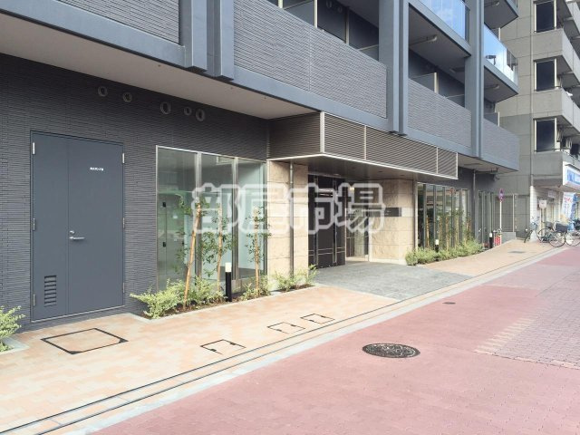 ライジングプレイス亀戸のエントランス