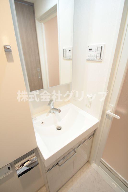 クレイシア横浜NORTHの独立洗面台