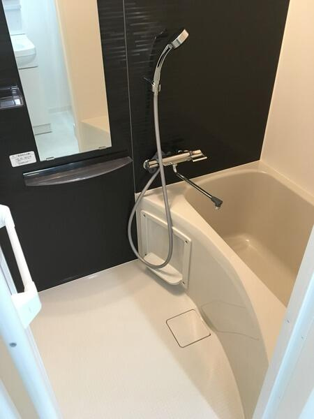 ＣＯＣＯＦＬＡＴ板橋の浴室