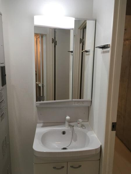 ＣＯＣＯＦＬＡＴ板橋の洗面所