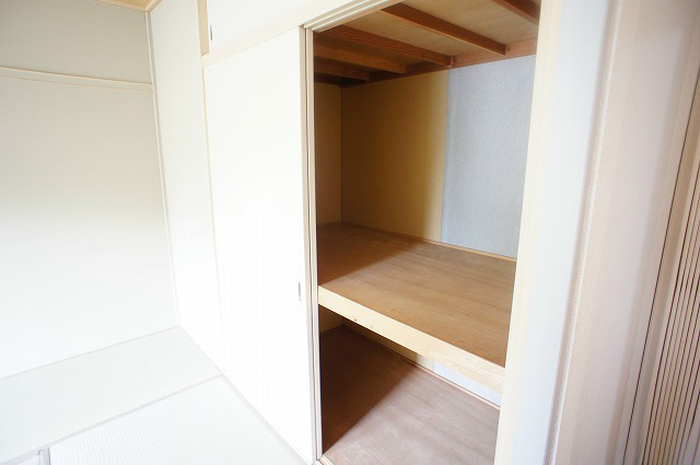 ウィンディアコリーヌA棟の収納