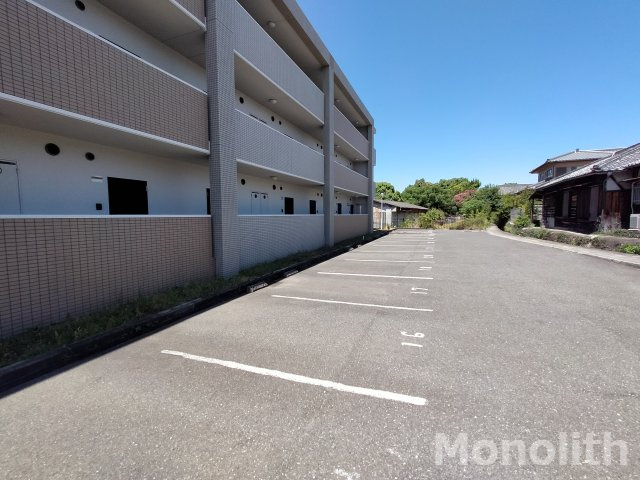 クレオコート和泉中央の駐車場