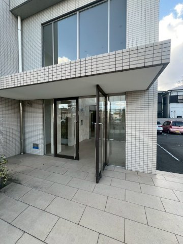 クレセントコートのエントランス