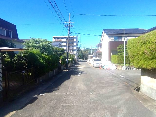 緑区ほら貝1期　売地　1号地の前面道路含む現地写真|外観　現地写真　上物有り(2026年10月2日撮影)