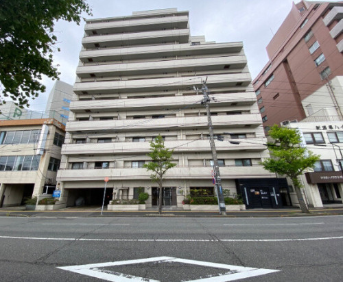 万代アーバン日東の外観