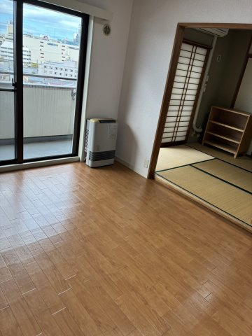 万代アーバン日東の居間・リビング