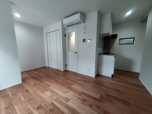 ベックアパートメント東川口の居間・リビング