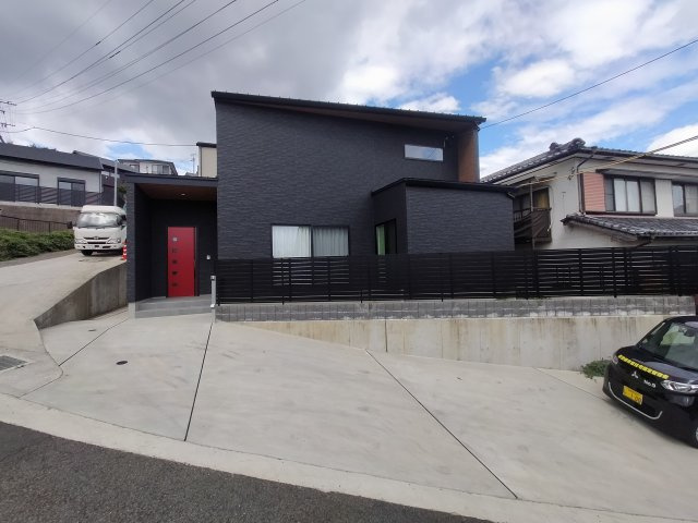 天神4丁目 築浅戸建の駐車場