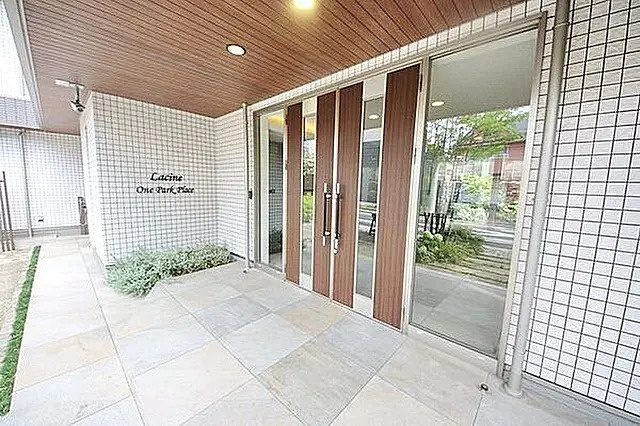 ラシーネONE PARK PLACEⅡのエントランス
