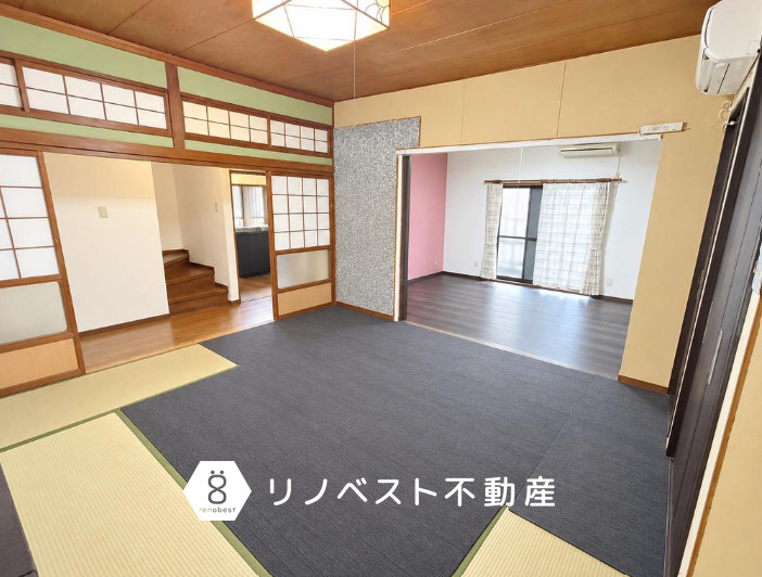 東大阪市善根寺町5丁目の和室|約8帖の和洋室は、隣接の洋室と繋げて一つのお部屋としてもお使いいただけます♪